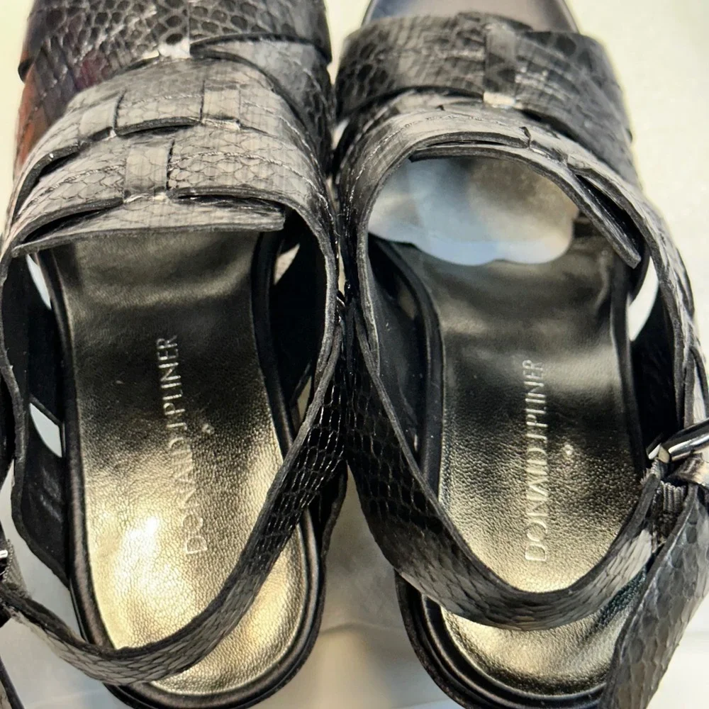 Donald J Pliner Gaia Sandals Womens 6.5M Grey Black Snakeskin Wedge Excellent